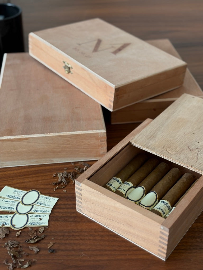 Caja Cedro Rojo Bisagra - White Label Puros