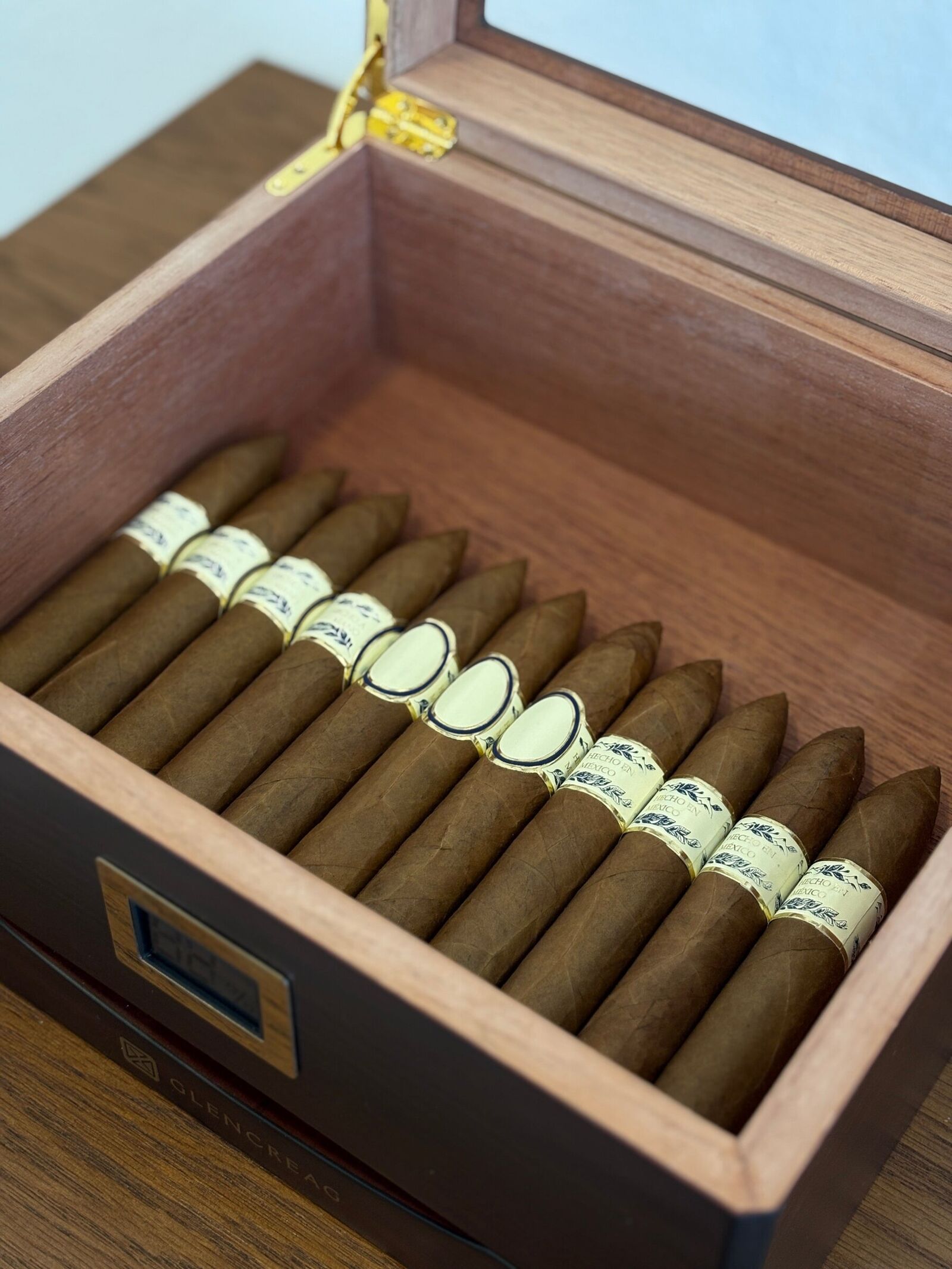 Caja de cedro con puros White Label Puros